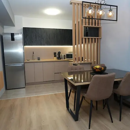 Modern & Luxe Getaway ~ Parking * Skopje