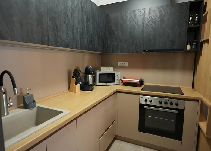 Modern & Luxe Getaway ~ Parking *