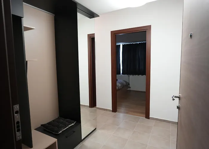 Apartment Modern & Luxe Getaway ~ Parking