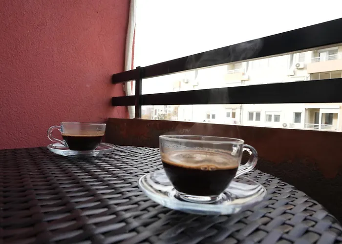 Modern & Luxe Getaway ~ Parking Apartment