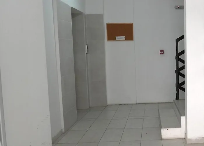 Modern & Luxe Getaway ~ Parking